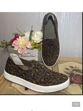 Nurse Mates Align Cosmic Leopard Print Slip On Shoes Sneakers Slip Resistant 10